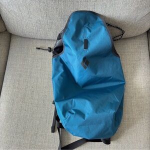 Black Diamond Trail Blitz 12L Ultralight Day Pack
